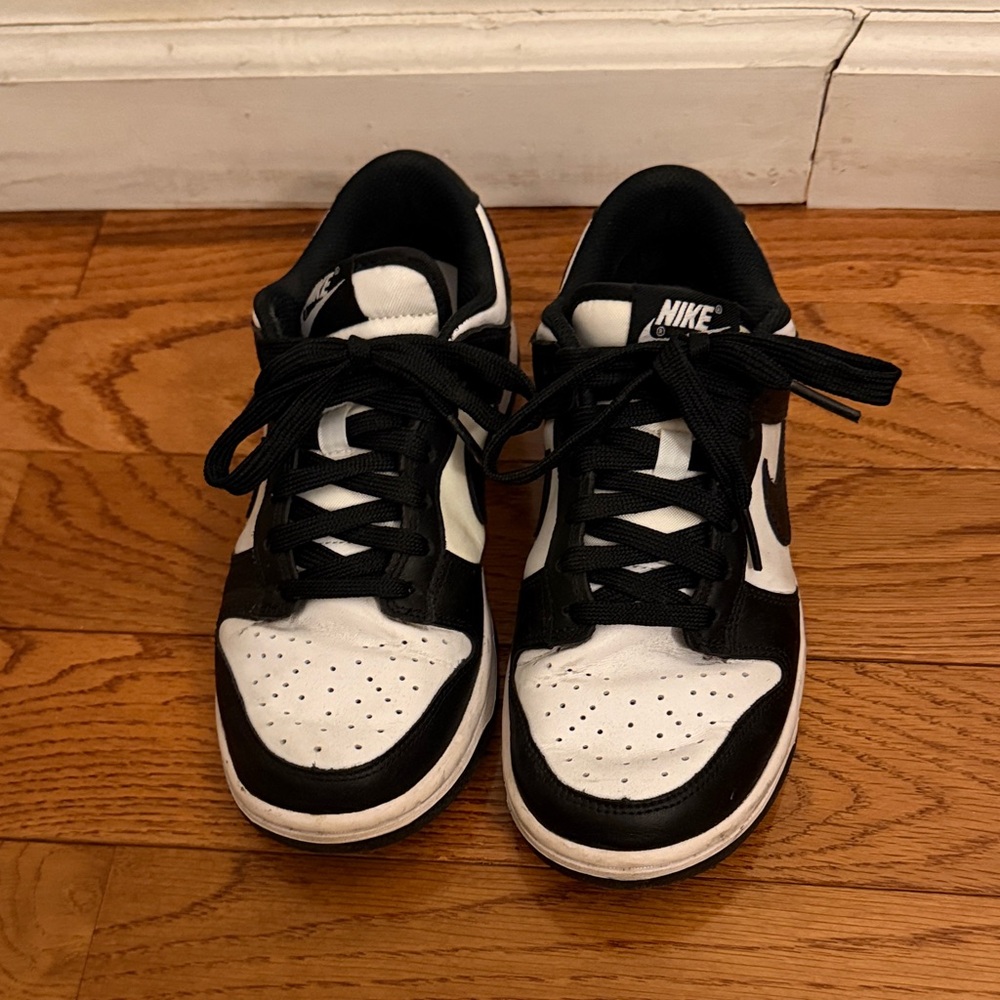 nike dunk low black and white